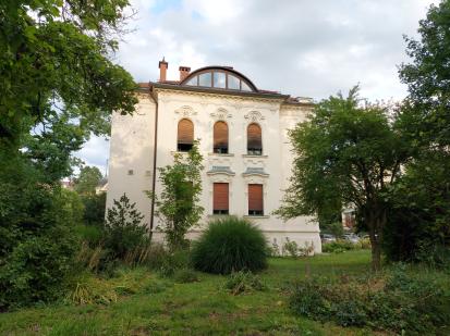 Ljubljana - Vila Veselova 12