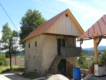 Logatec - Kašča na domačiji Blekova vas 32