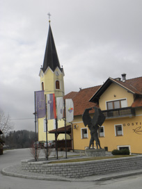 Šentjanž na Dolenjskem - Spomenik Milanu Majcnu in Janku Mevžlju