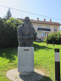 Velike Lašče - Spomenik Primožu Trubarju
