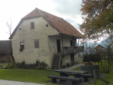 Poljane ob Rečici - Kašča na domačiji Poljane 32