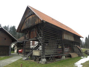 Homec ob Savinji - Kozolec na domačiji Homec 21