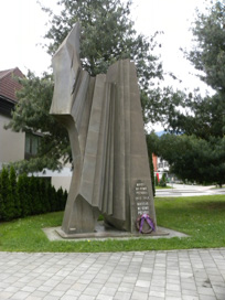 Ravne na Koroškem - Spomenik NOB