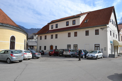 Idrija - Hiša Trg Sv. Ahacija 6, 7