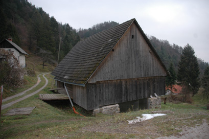 Črni Vrh - Poprova štala