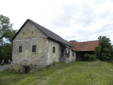 Belski Vrh - Ulmova zidanica