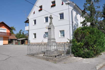 Brežice - Spomenik padlim v prvi svetovni vojni v Šentlenartu