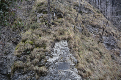 Vejice - Spominska plošča gradnji ceste