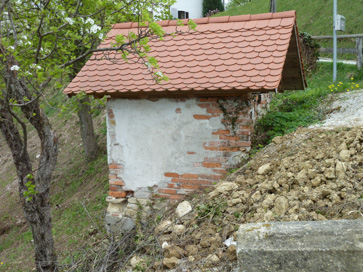 Tunjice - Sušilnica za sadje pri cerkvi sv. Ane