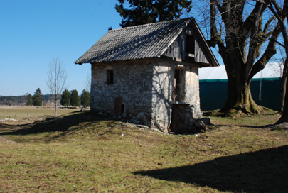 Zadlog - Kašča na domačiji Zadlog 39