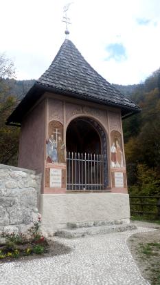 Srednja vas v Bohinju - Kapelica na stopnicah