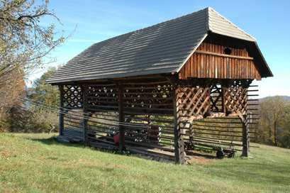 Dobovec - Kozolec na domačiji Dobovec 28