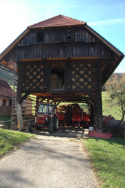 Dobovec - Kozolec na domačiji Dobovec 26