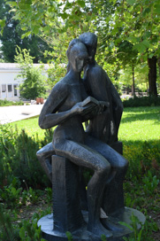 Velenje - Skulptura Ob knjigi