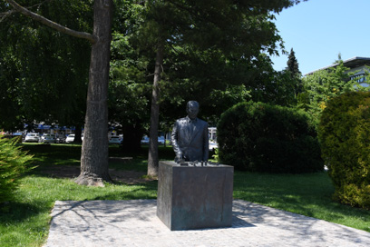 Velenje - Spomenik Nestlu Žganku