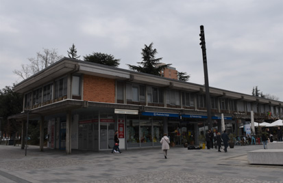 Nova Gorica - Poslovno trgovska stavba Kidričeva 20