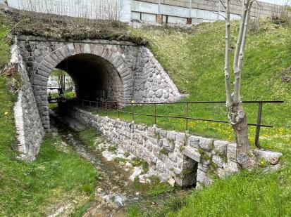 Hrušica - Podhod in struga pod železniško progo Jesenice-Beljak