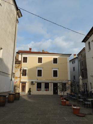 Izola - Hiša Manziolijev trg 6
