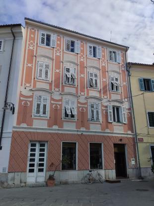 Izola - Hiša Manziolijev trg 2