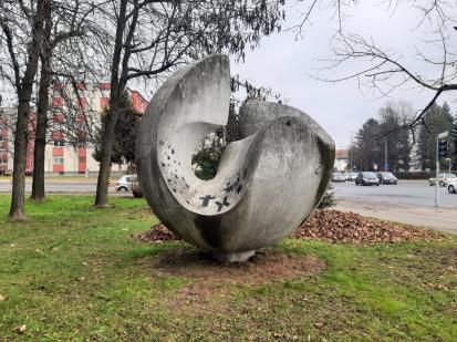 Maribor - Skulptura brez naslova Luciana Ceschie
