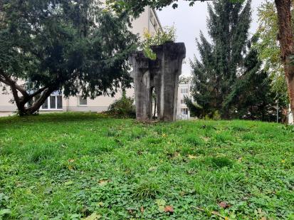 Maribor - Skulptura brez naslova Momčila Krkoviča