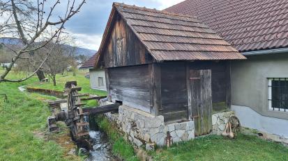 Gorenje Vrhpolje - Cerkovnikove stope
